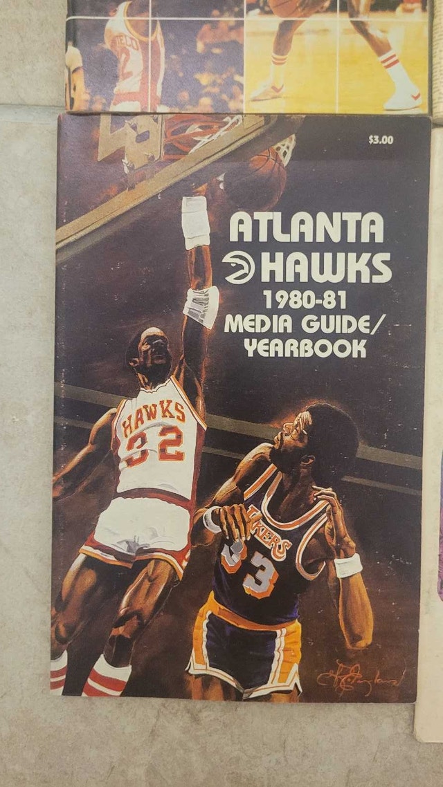 Atlanta Hawks NBA vintage media guides - photo 2