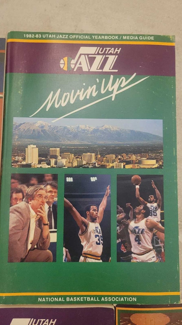 Utah Jazz NBA vintage media guides - photo 3