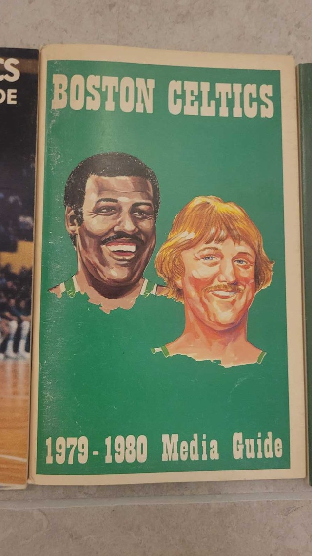Boston Celtics NBA vintage media guides - photo 3