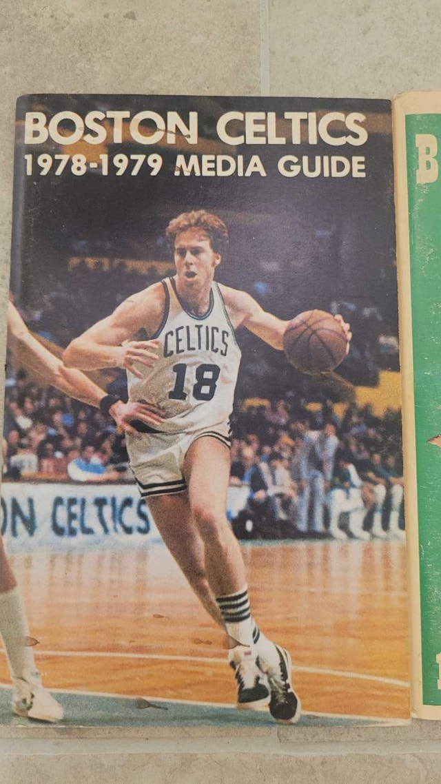 Boston Celtics NBA vintage media guides - photo 4