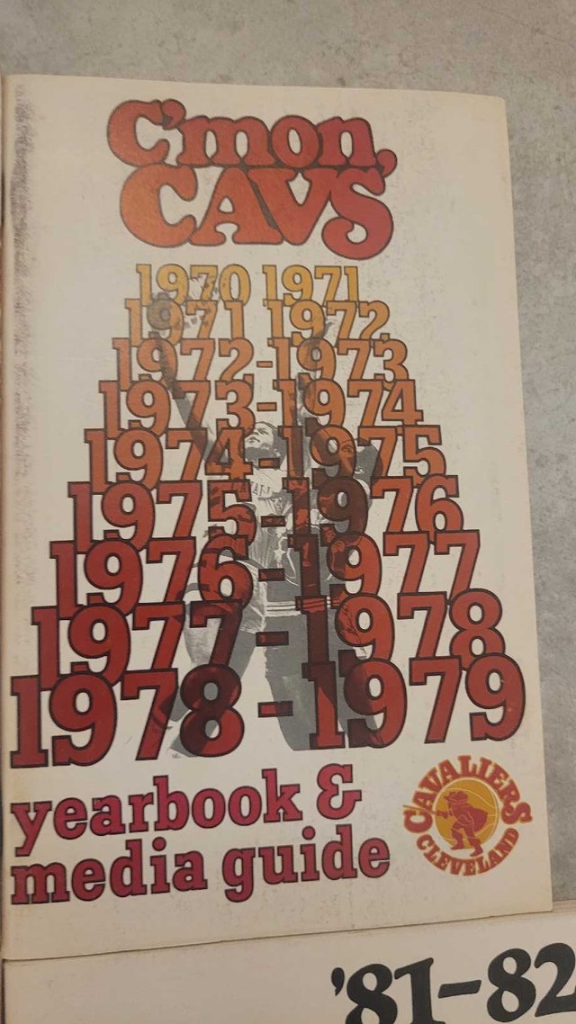 Cleveland Cavaliers NBA vintage media guides - photo 3
