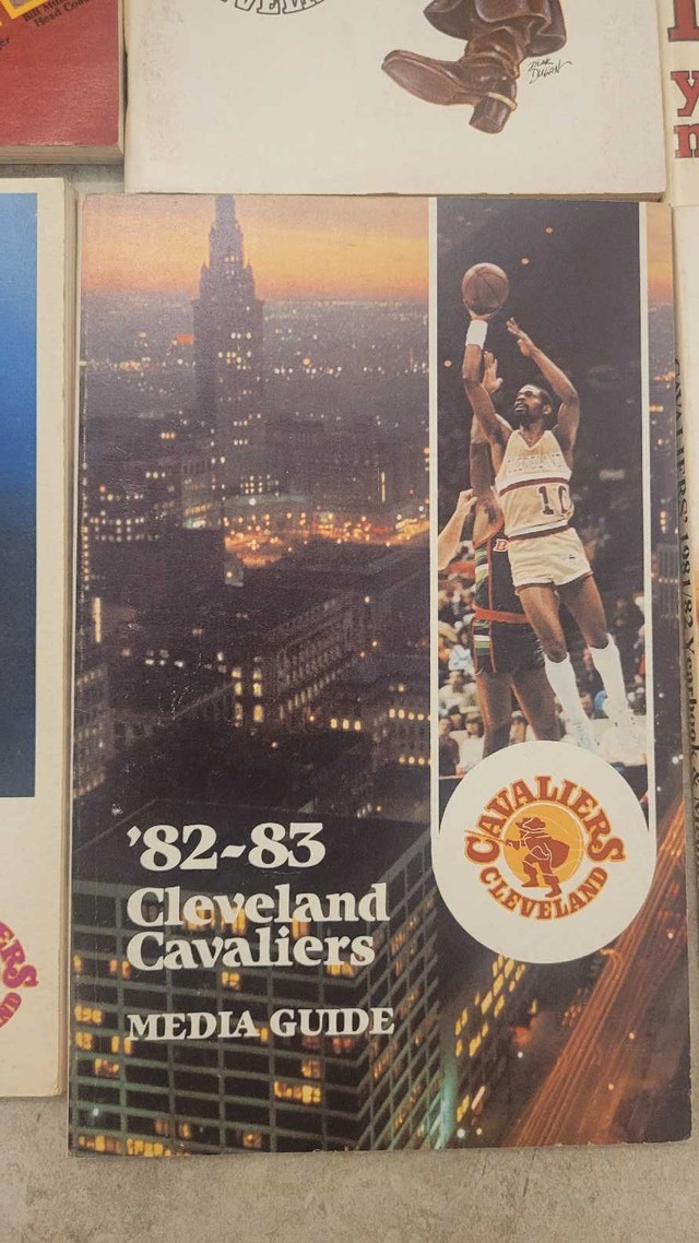 Cleveland Cavaliers NBA vintage media guides - photo 5
