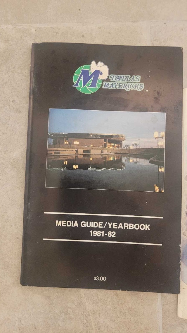 Dallas Mavericks NBA vintage media guides - photo 2