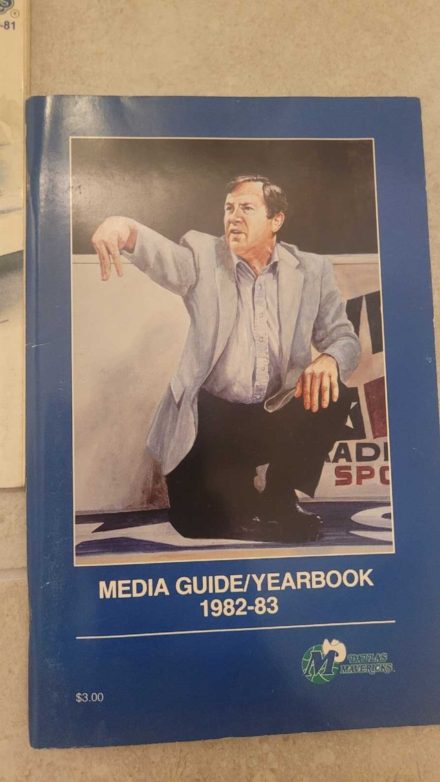 Dallas Mavericks NBA vintage media guides - photo 4