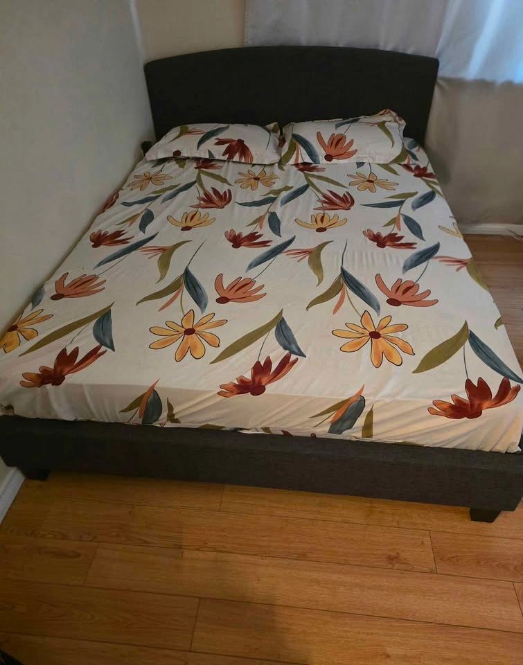 Queen Bed + Mattress - photo 2