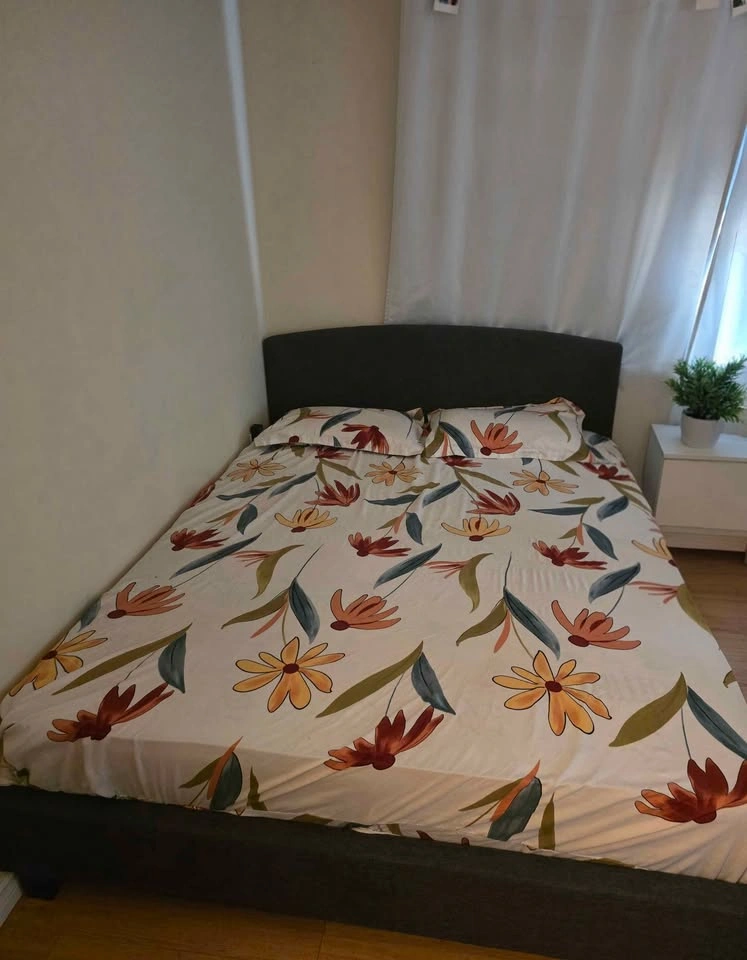 Queen Bed + Mattress - photo 3