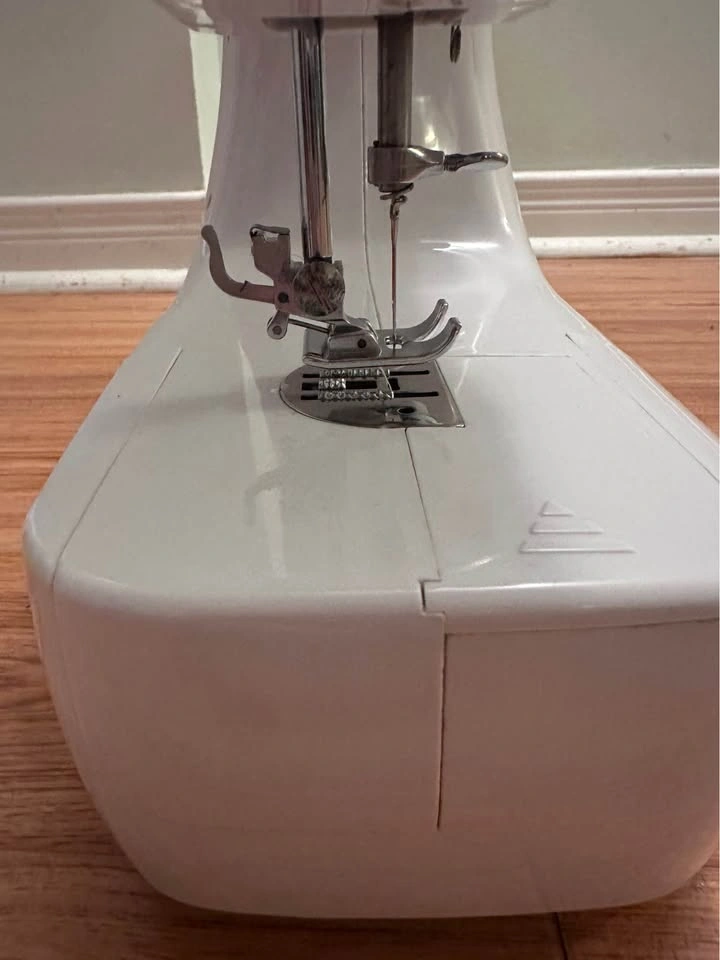 EURO-PRO X 32 Sewing Machine - photo 4