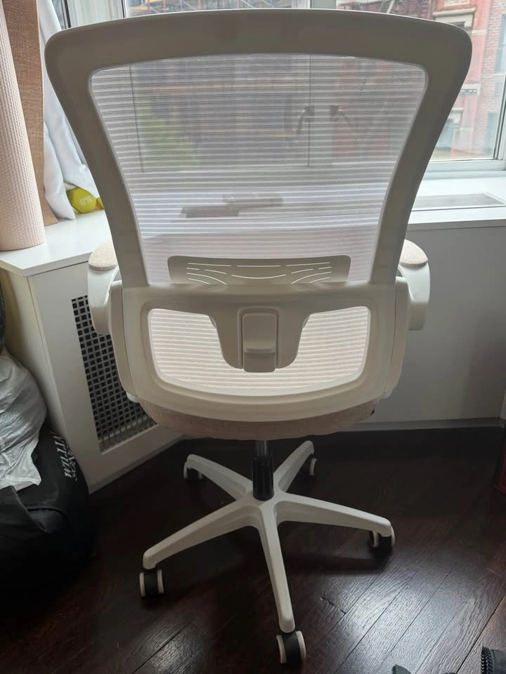 Beige desk chair with back support and adjustable height - photo 4