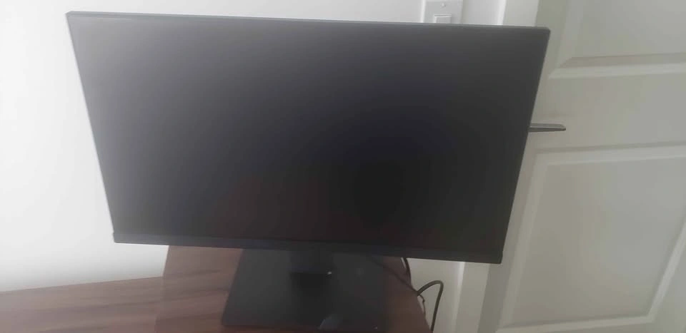 MOVEOUT SALE- Computer monitor - photo 3