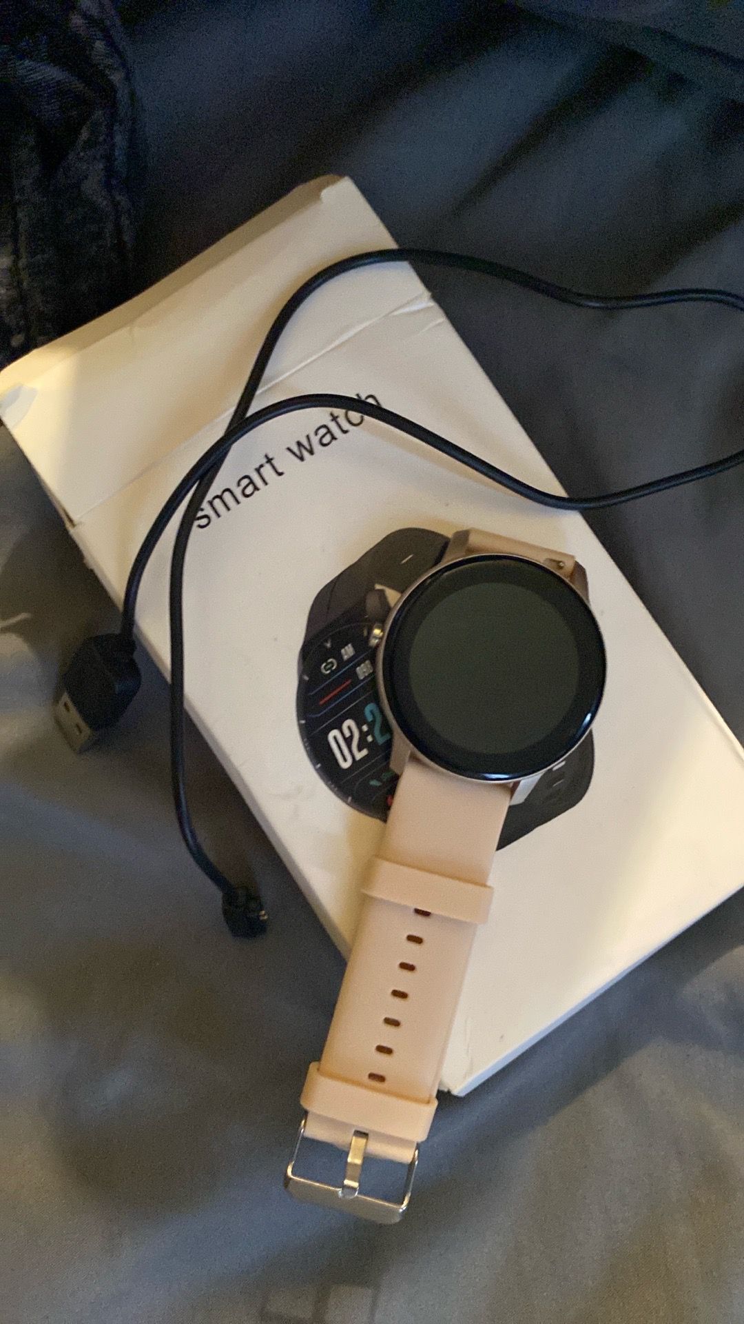 Apple iPad and smart watch - photo 3