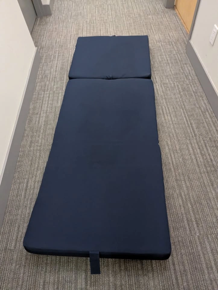BRAND NEW:Fold-Away Guest Bed - photo 4