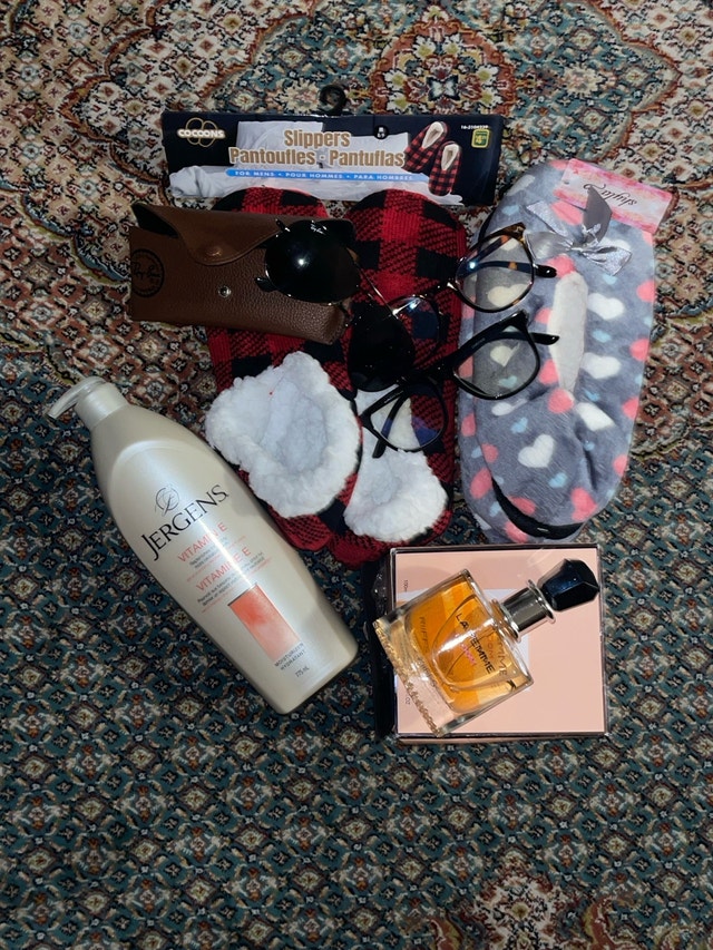 Mixed Personal Care and Accessory Bundle - photo 4