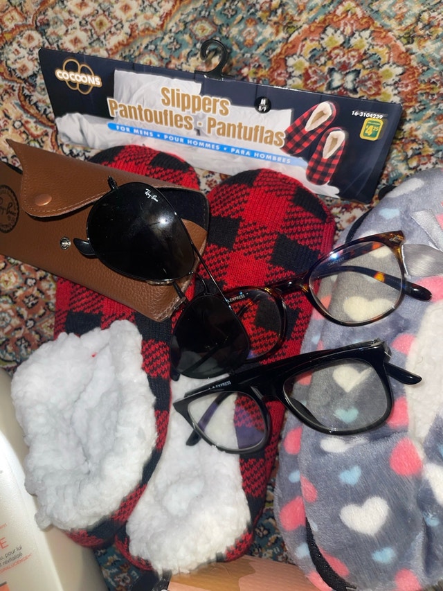 Mixed Personal Care and Accessory Bundle - photo 5