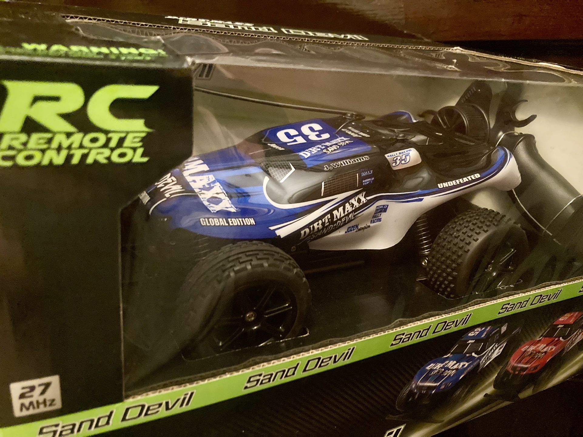 Dirt Maxx Sand Devil RC Remote Control Car - Blue