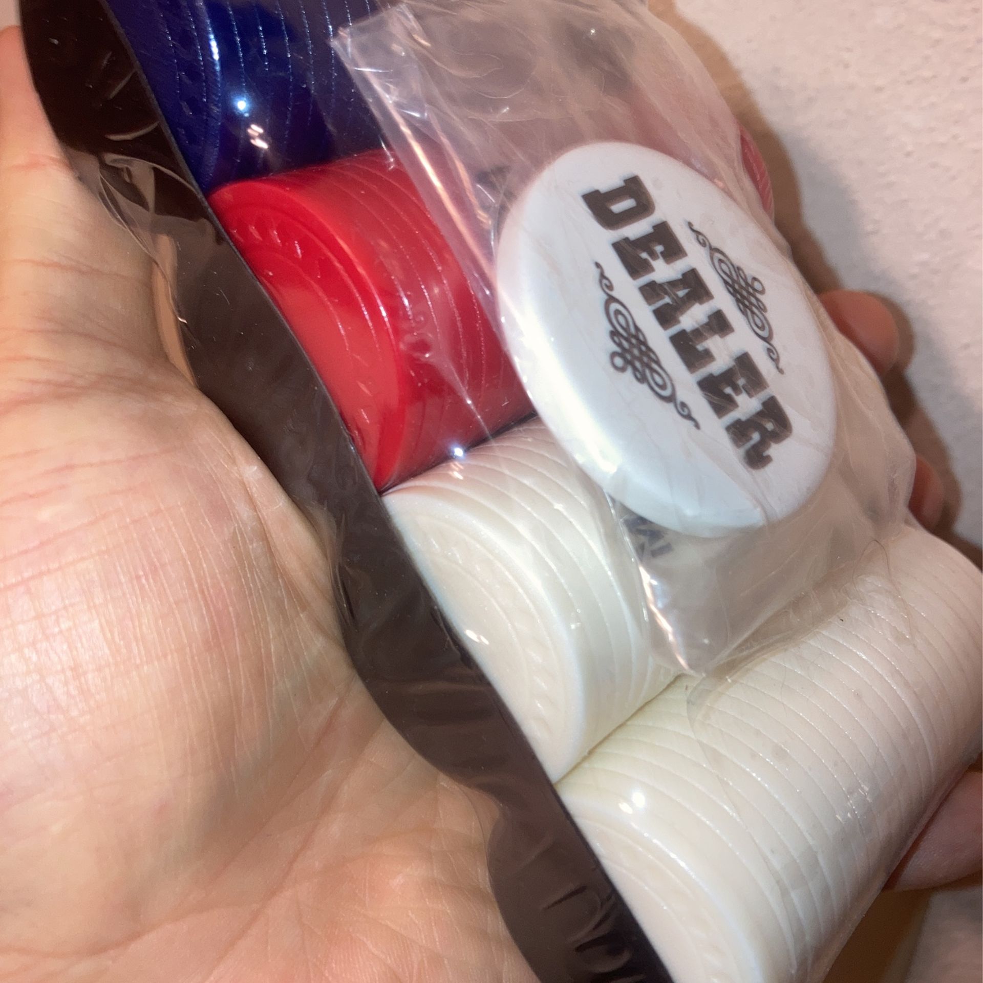 100 Piece Poker Chip Set w/ Dealer Chip - photo 2
