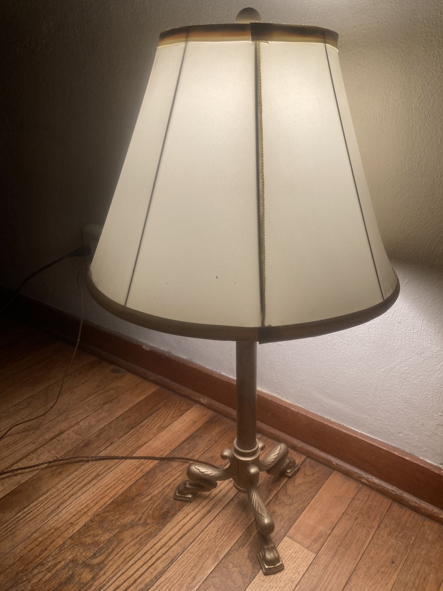 30” Contemporary Lamp