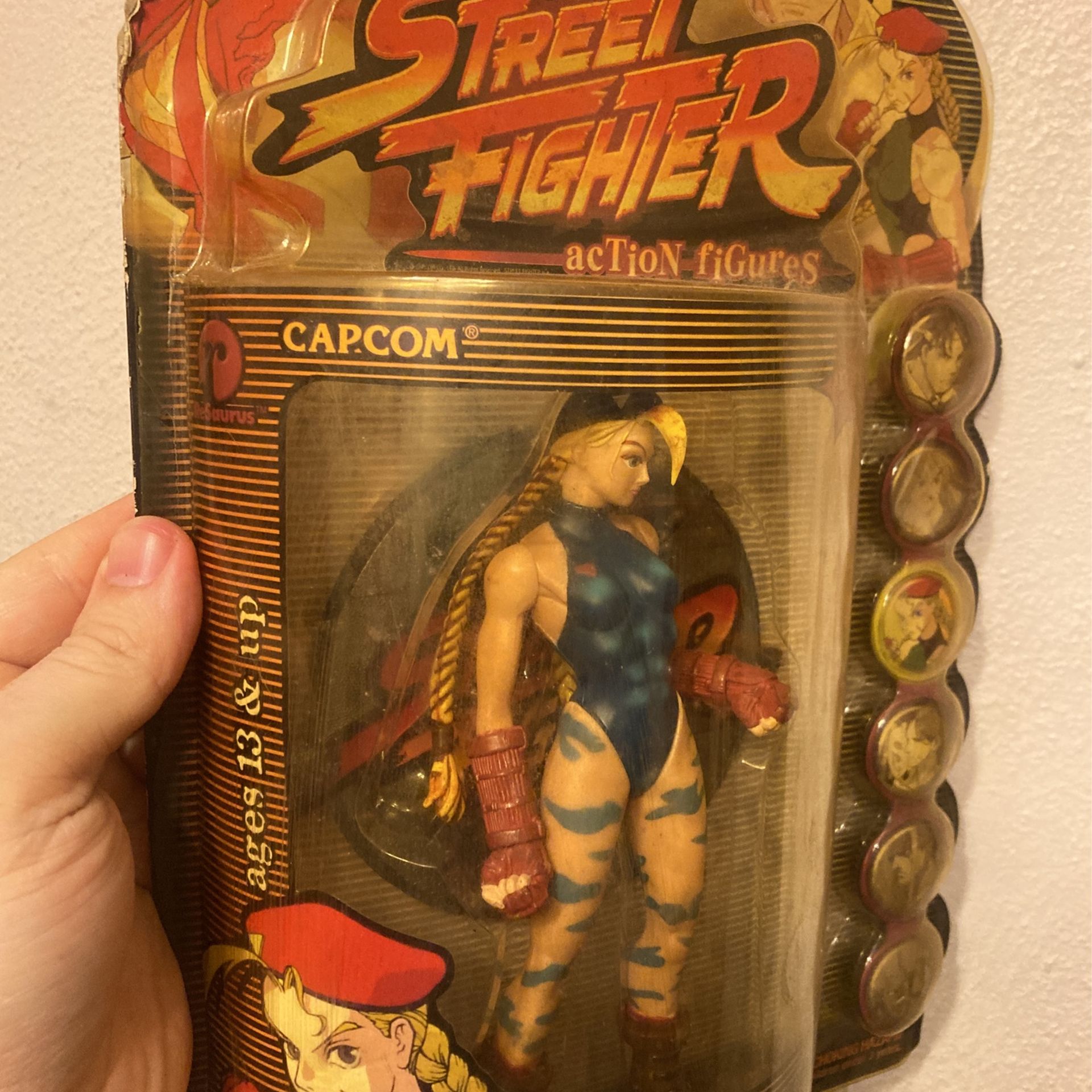 Resaurus 1999 Street Fighter Cammy Action Figure Blue Variant - photo 2