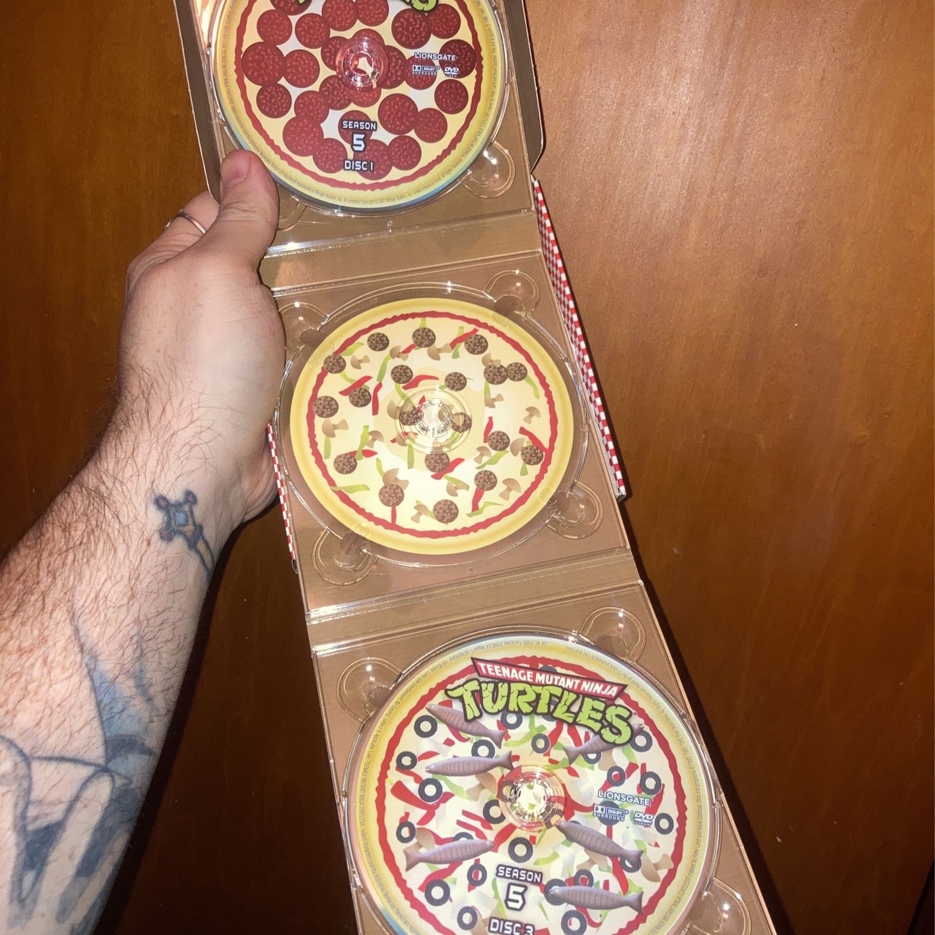Teenage Mutant Ninja Turtles Season 5: Cowabunga Pizza DVD Set - photo 4