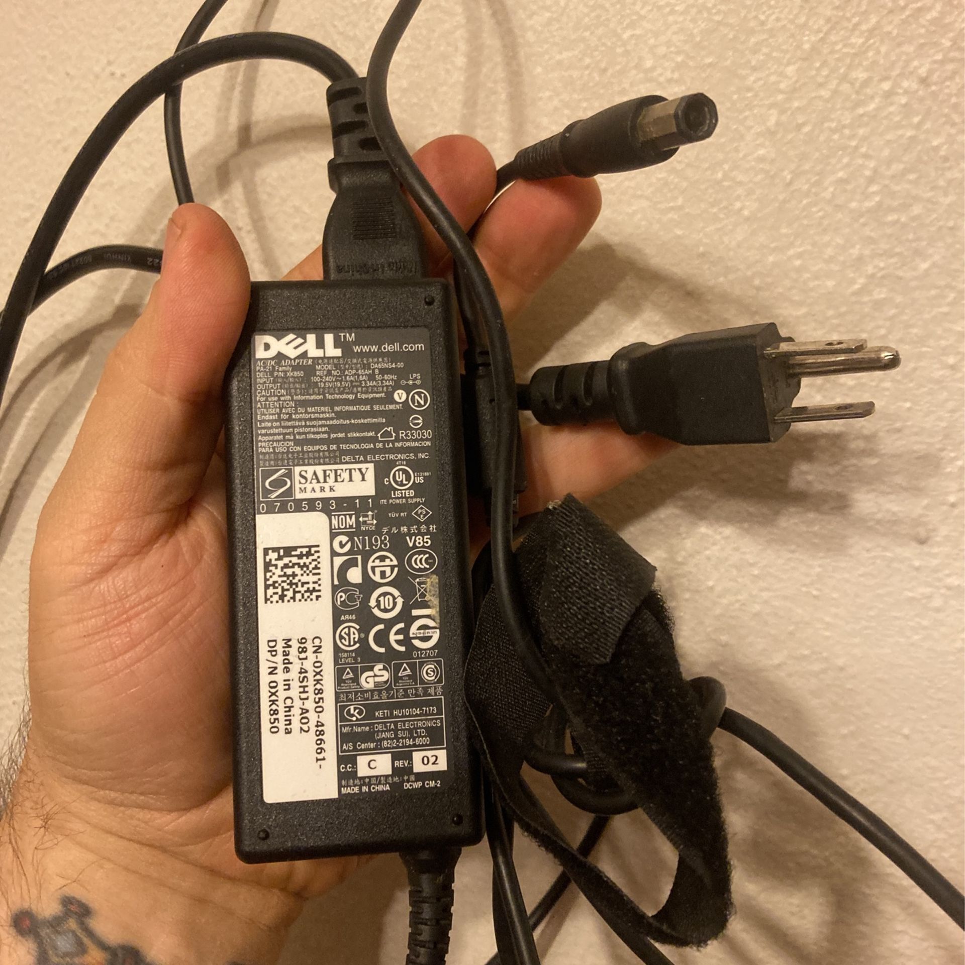 Dell XK850 OEM AC Power Adapter, Model #DA65NS4-00