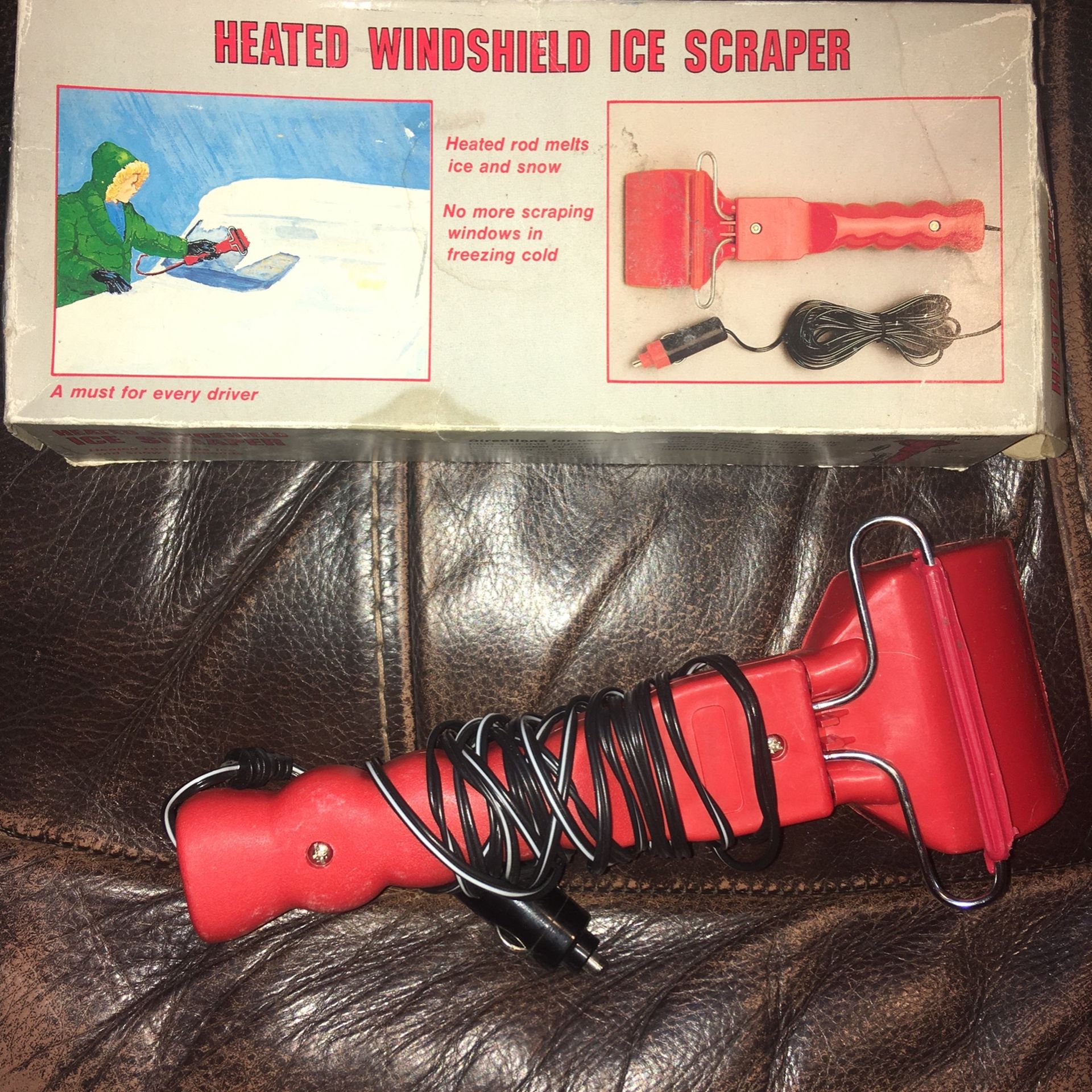 Heated Windshield Ice Scraper - photo 2