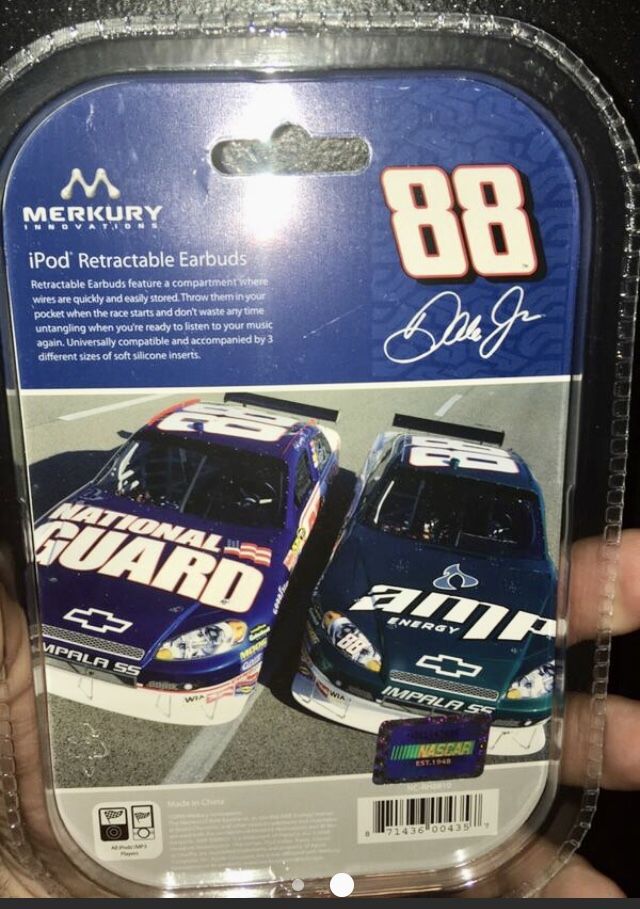 Merkury Dale Jr. “88” Retractable Earbuds - photo 2