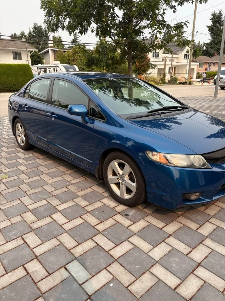 2011 Honda Civic - photo 2
