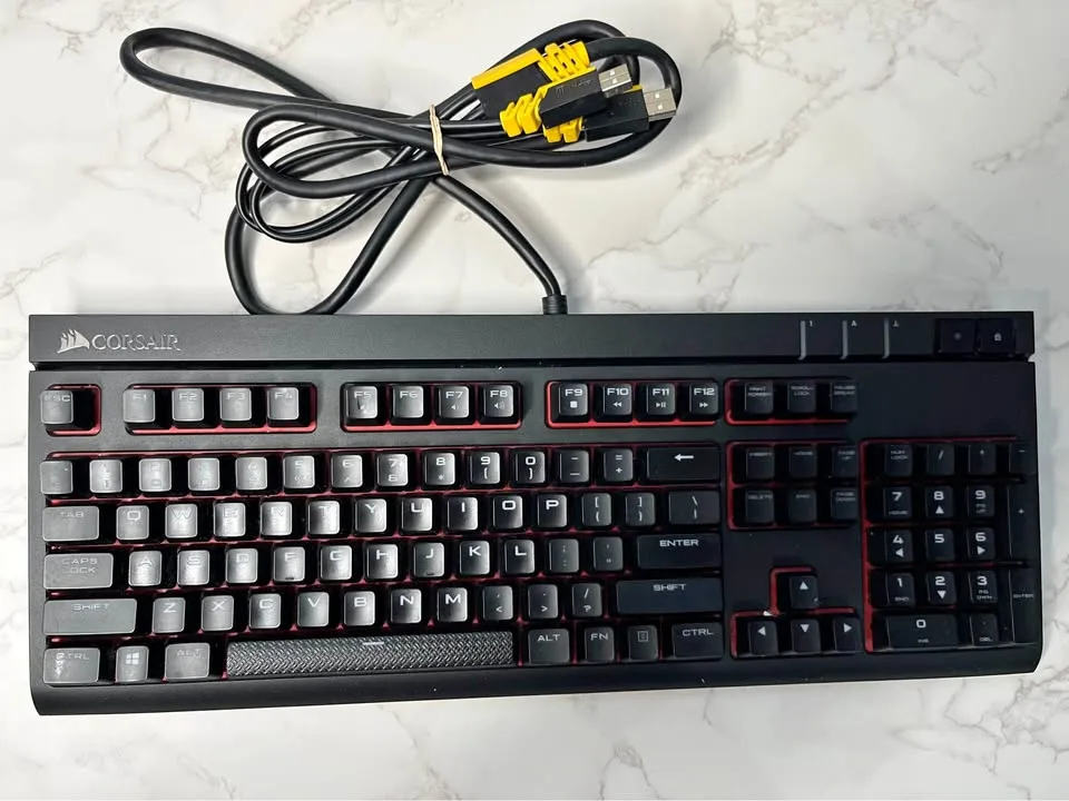 CORSAIR STRAFE Mechanical Gaming Keyboard — CHERRY thumbnail