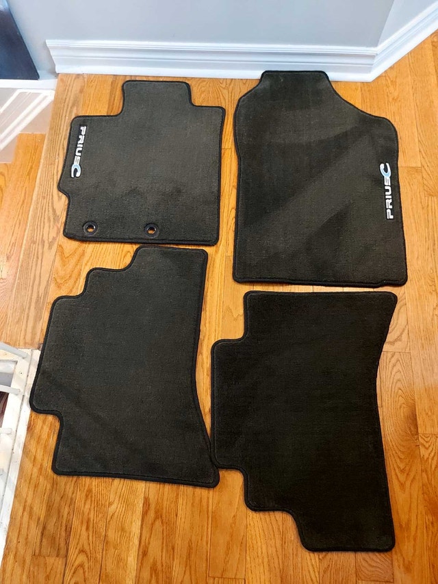 2012/2019 Prius C genuine floor mats