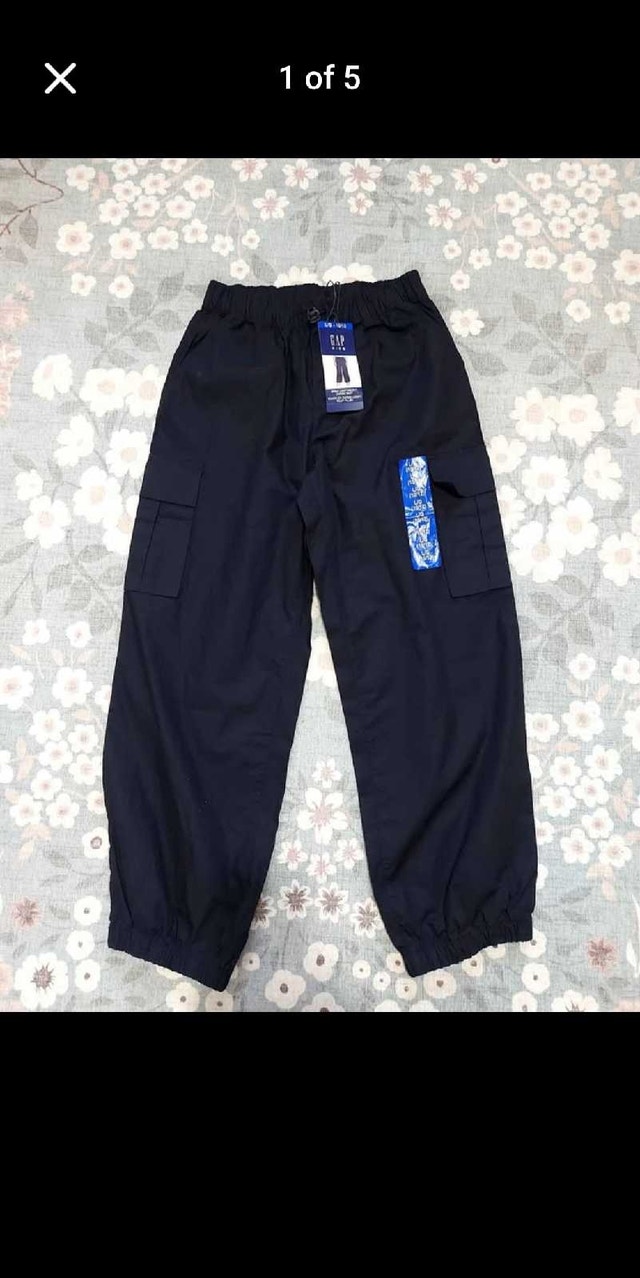 New light weight Gap cargo pant for girls