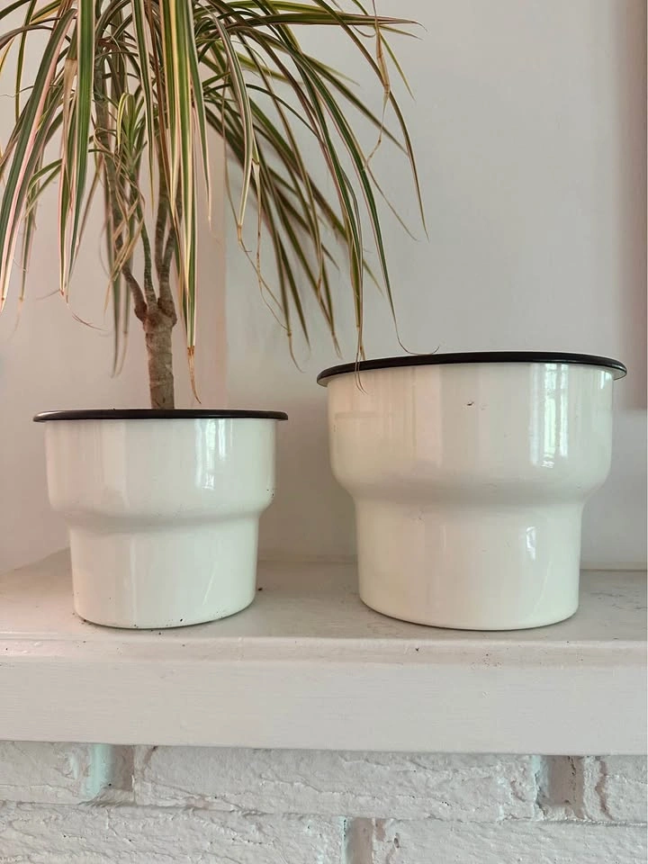 2 cute metal IKEA pots + 1 plant - photo 2