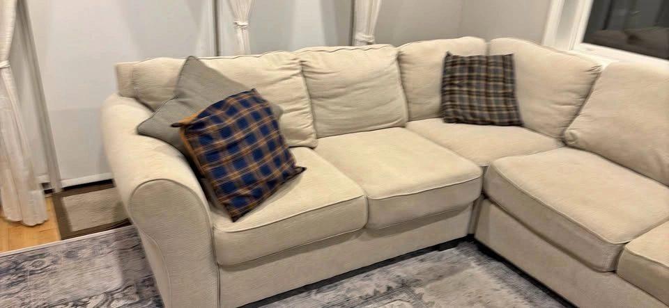 4-Sectional Couch