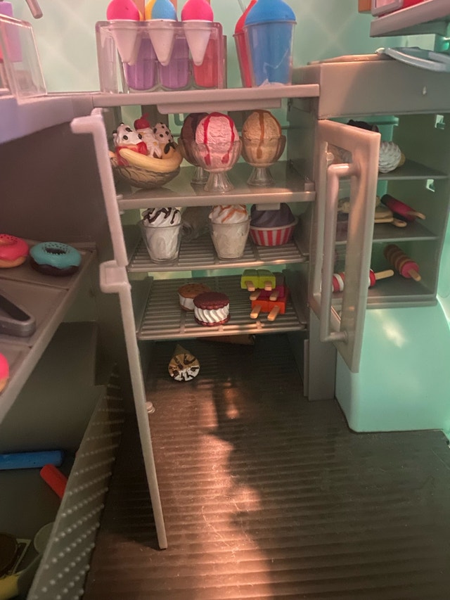 Our Generation Ice Cream Truck - photo 3