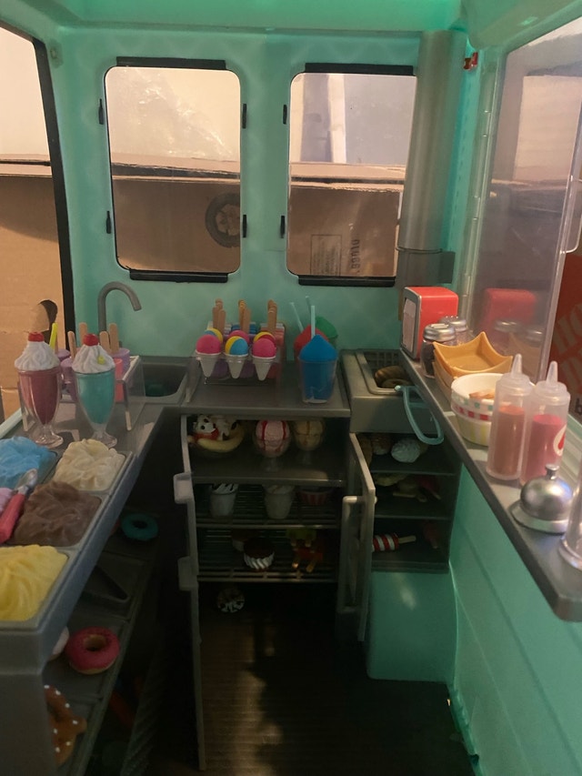 Our Generation Ice Cream Truck - photo 4