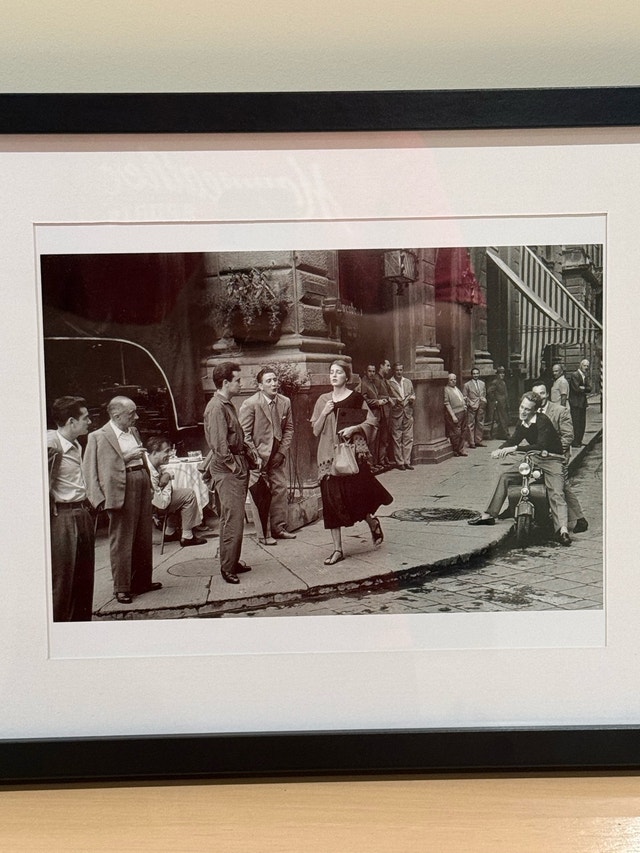 Ruth Orkin 'American Girl in Italy' Framed Print - photo 2