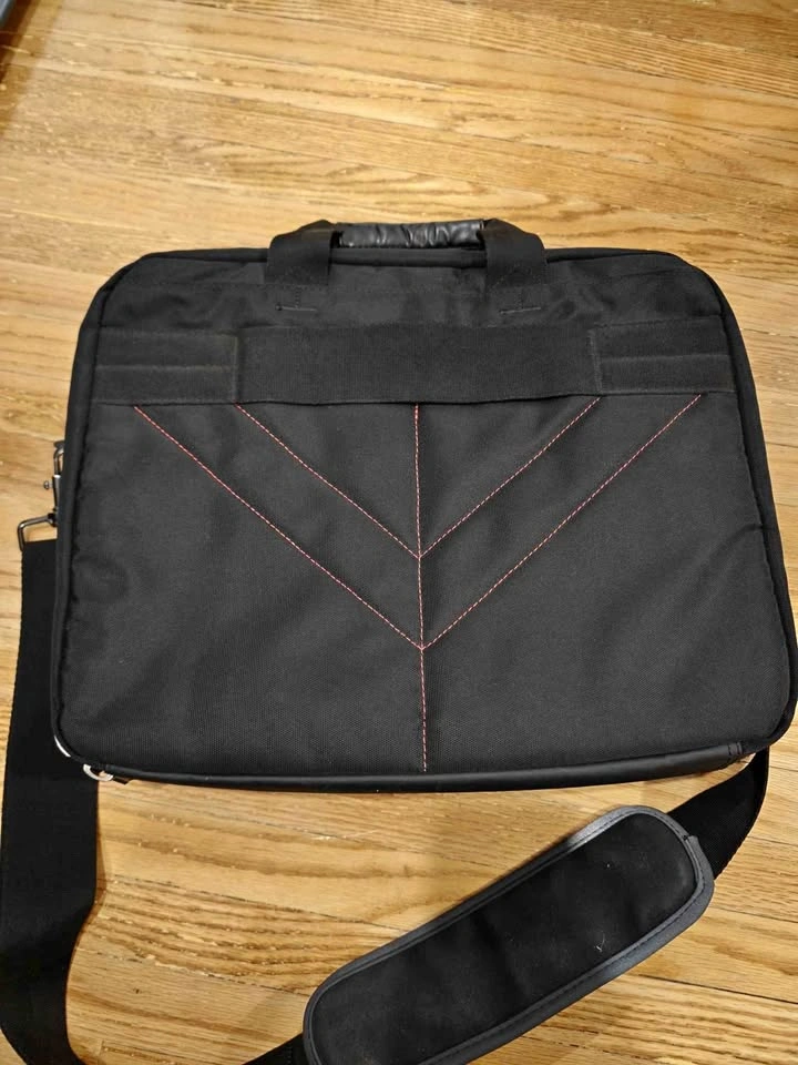 17" Laptop shoulder bag