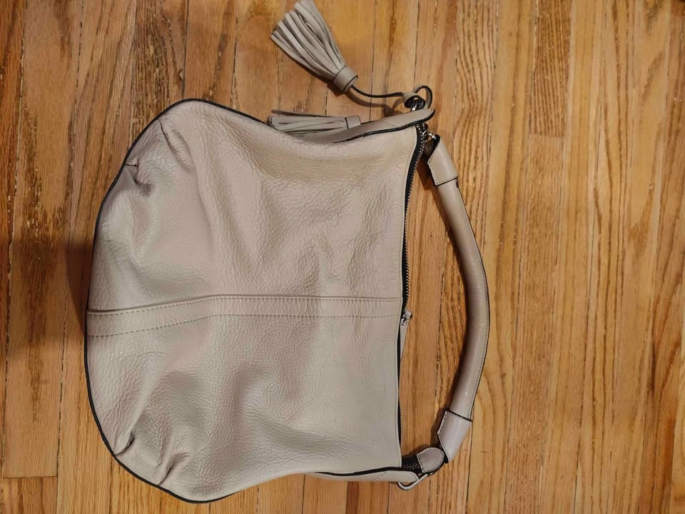 Danier genuine leather purse - photo 2