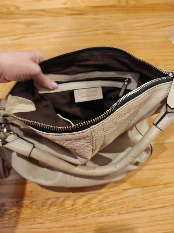 Danier genuine leather purse - photo 3