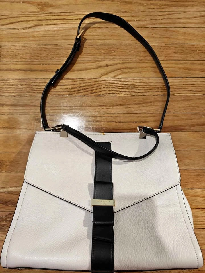 Medium-large Kate Spade purse