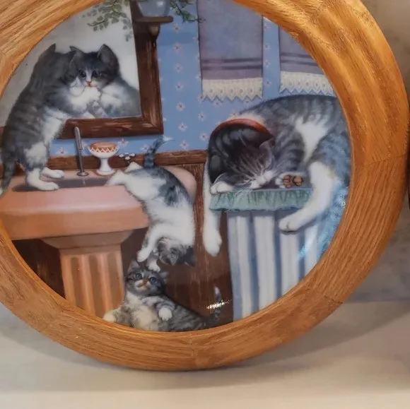 Hamilton Collection Plates: Cats & Golden Retrievers image indicator(6)