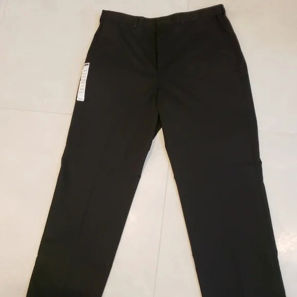 Brand new Haggar Khaki Pants 40x32