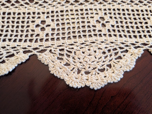 Handmade crochet tablecloth with scalloped edge - photo 3