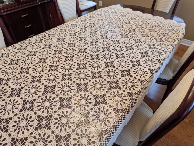 Handmade crochet tablecloth with scalloped edge - photo 4
