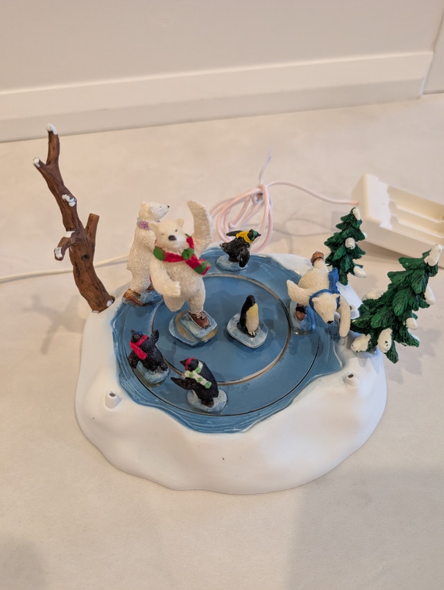 Lemax North Pole Skaters Table Accent - photo 5