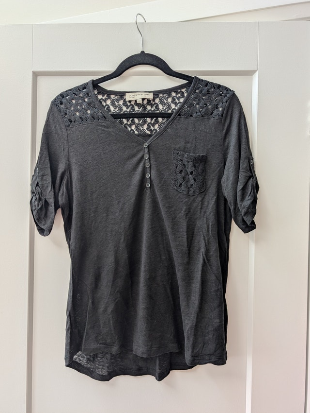 Jones New York Large Black Linen Knit Top