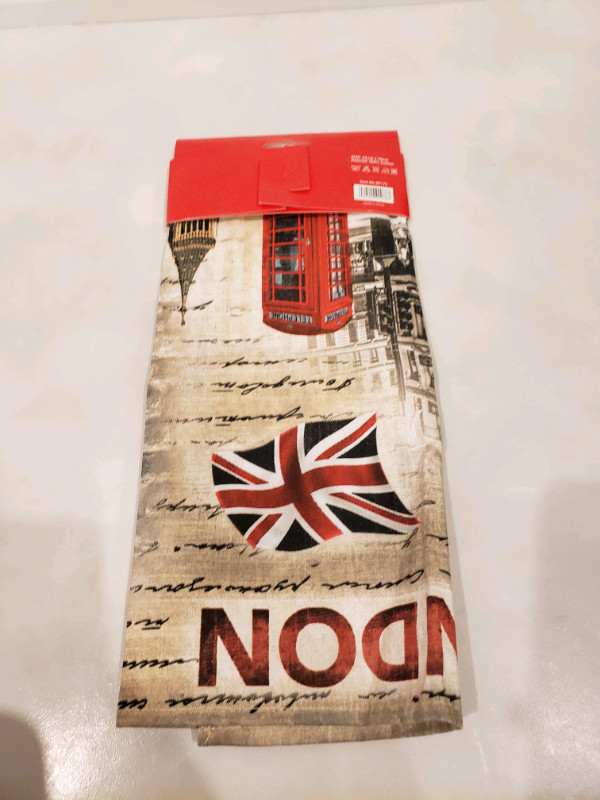 Brand new Tea towel with Queen Elizabeth by Sterling Products - photo 3