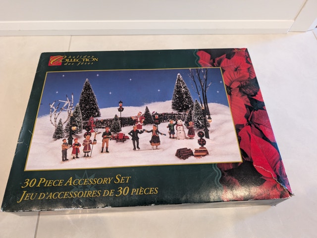 Holiday Collection 30 Piece Accessory Set Lemax Christas Village