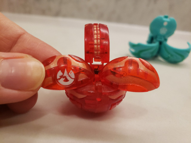 Bakugan Translucent Dragnoid and Reaper Green Ve - photo 4