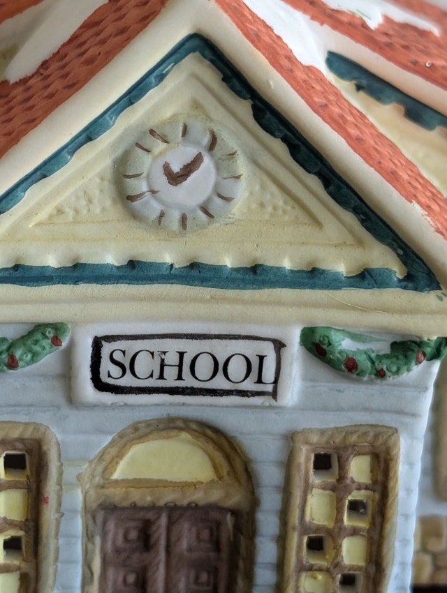 Collins Holiday Expressions Porcelain School Light Up Christmas - photo 2