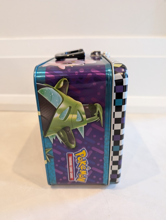 Pokémon TCG: Collector Chest (2024)- Tin only - photo 3
