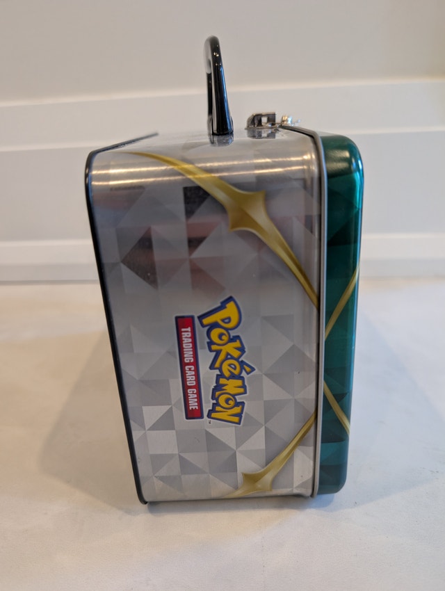 Pokémon TCG: Collector Chest (Spring 2022)- Tin only - photo 2